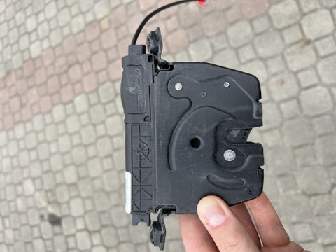 CERRADURA DE TAPA DE MALETERO BMW F30  