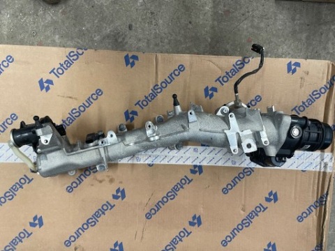 КОМПЛЕКТНИЙ КОЛЕКТОР ВПУСКНИЙ BMW X1 U11 9885829 
