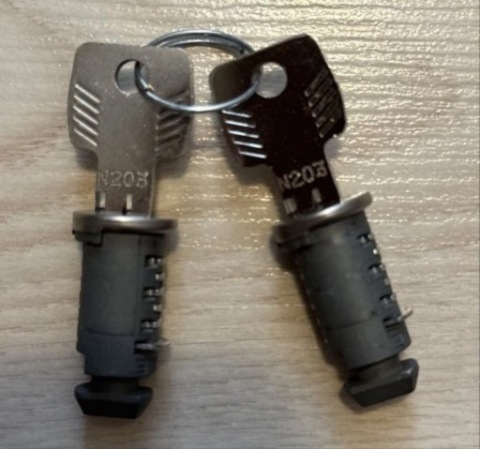 КЛЮЧІ I ЗАМКИ THULE N203 - 2 SZT. 