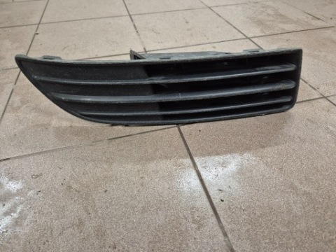 VW POLO 9N3 2005-2009 - РЕШІТКА БАМПЕРА ПРАВИЙ ПЕРІД 6Q0853666 F 