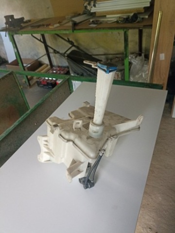 БАЧОК ОМИВАЧІ TOYOTA AURIS II E18. 85310-02490 