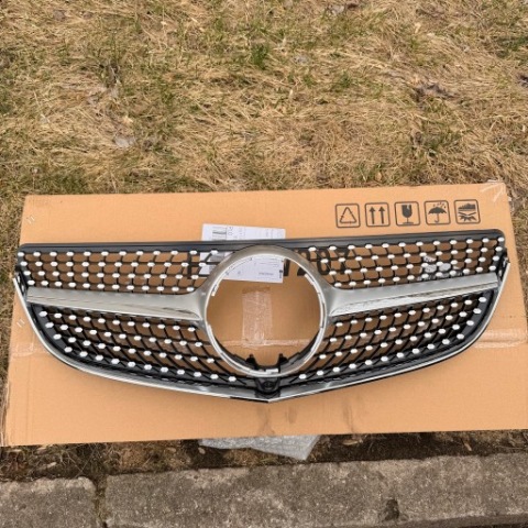 РЕШІТКА РЕШІТКА РАДІАТОРА MERCEDES C207 W207 РЕСТАЙЛ 
