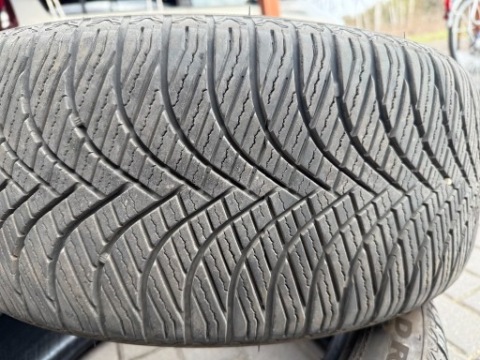 245/45/18 Goodride allseason dot 0623
