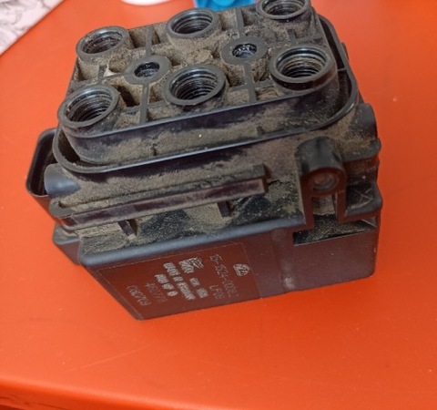 FACING, PANEL VALVE DISTRIBUTOR AUDI Q7 4L 4L0698007A  