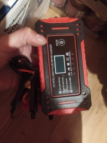 ЗАРЯДНИЙ ПРИСТРІЙ 12V 10A 