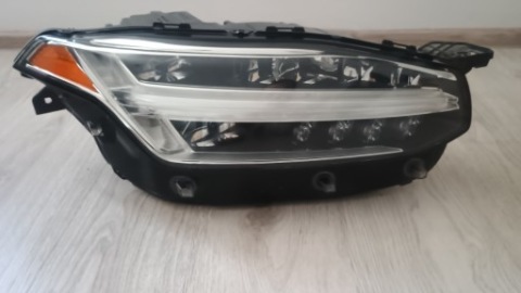 ФАРА ПРАВА DO VOLVO XC 90 LL NR 32228687 