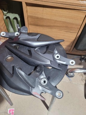 CBR 125 JC50 КРІПЛЕННЯ РУЧКА ПАСАЖИРА 50325-KPP-T00ZA 