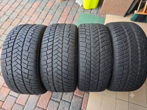 КОМПЛЕКТ ШИН ЗИМОВИХ VREDESTEIN 265/40 R21 I 295/35 R21 – PORACHE MACAN 