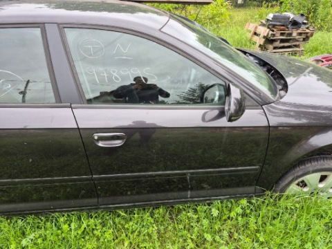 ДВЕРІ ПРАВИЙ ПЕРІД AUDI A3 8P 2009 LZ7L 
