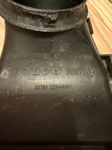 VOLVO S40 II V50 C30 C70 ТРУБА ВПУСК ПОВІТРОВІД ПОВІТРЯ 30677427 