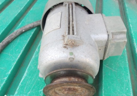ДВИГУН ЕЛЕКТРИЧНИЙ 0,55 KW 220/380 / 2850 OBR. 