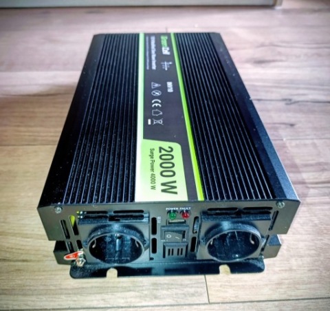 ПЕРЕТВОРЮВАЧ GREENCELL 12V NA 230V 2000W/4000W MODYFIKOWANA SINUSOIDA 