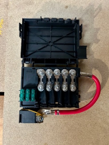 НОВА СКРИНЯ ЗАПОБІЖНИКІВ DO VW OCTAVIA I INNYCH 1J0937550 