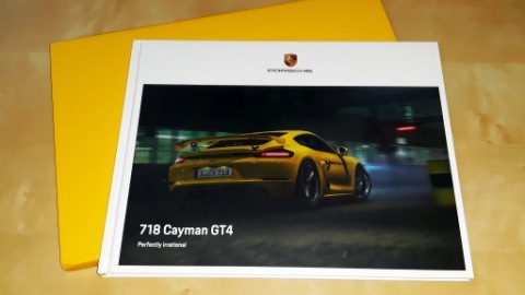 Porsche 718 Cayman GT4 2019