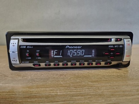 RADIO DE AUTOMÓVIL PIONEER CD MP3 RCA REFORZADOR  