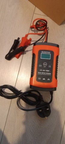 АВТОМАТИЧНИЙ ЗАРЯДНИЙ ПРИСТРІЙ AKUMULATOROWY Z LCD 12V/5A 