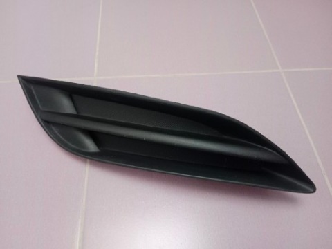 81481-02040 TOYOTA AURIS РЕШІТКА БАМПЕРА 