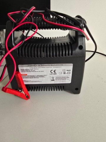 ЗАРЯДНИЙ ПРИСТРІЙ AKUMULATOROWY 12V 6A FY-705 