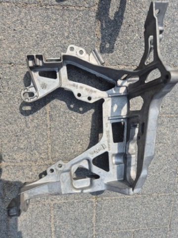 КРІПЛЕННЯ ФАРИ КРОНШТЕЙН MERCEDES W205 A2056221600 , A2056225300 