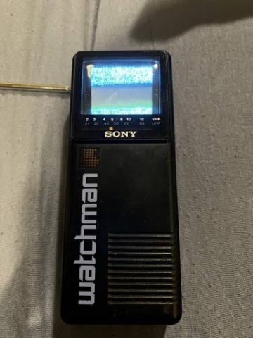 SONY FD-2E FLAT BLACK AND WHITE TV