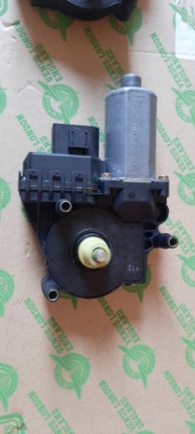 ЛЕВЫЙ МОТОР ОПУСКАНИЯ СТЕКЛА AUDI A4 B5 1999 0130821786 