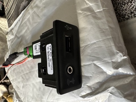 З'ЄДНАННЯ USB VW SKODA CARPLAY 5Q0035726E 5Q0035222E фото