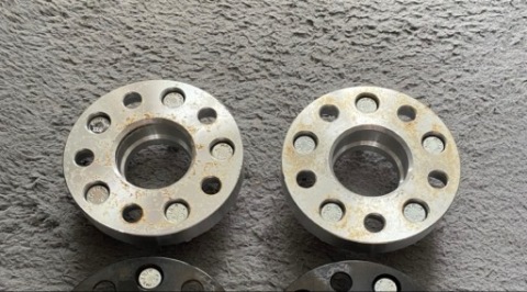 ВІДСТАНІ ZE SZPILKAMI 22MM ВІДСТАНЬ 5X114,3 