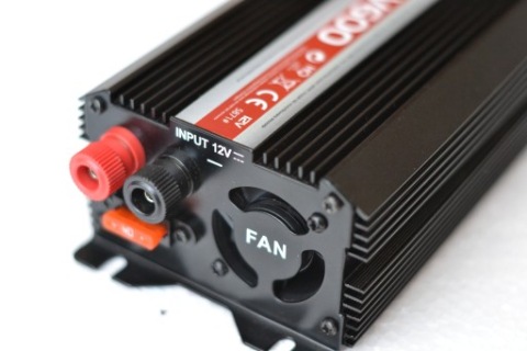 ПЕРЕТВОРЮВАЧ BLOW 12V/230V 600/300W 