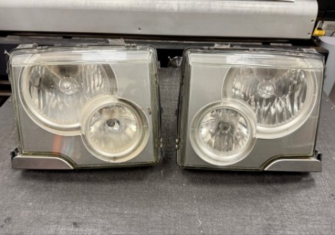 ФАРИ ПЕРЕДНЯ РЕШІТКИ RANGE ROVER VOGUE L322 