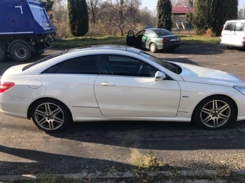 MERCEDES E КУПЕ V6 231 KM