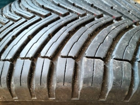 BRIDGESTONE ВСЕСЕЗОННІ 235/60 R18 PREMIUM 7MM BIEZNIK TURANZA. 