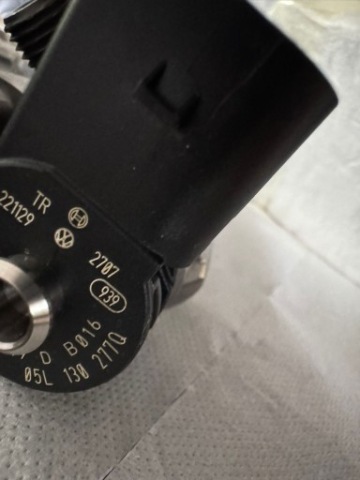 ФОРСУНКИ BOSCH VW 05L 130 277 Q 