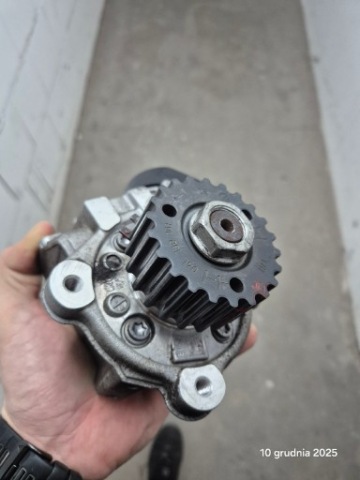 НАСОС ПАЛИВНА AUDI A4 B8 2011R 