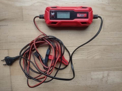 ЗАРЯДНОЕ УСТРОЙСТВО / ЗАРЯДНОЕ AKUMULATOROW ULTIMATE SPEED ULGD 5.0 C1 6V/12V 5A 