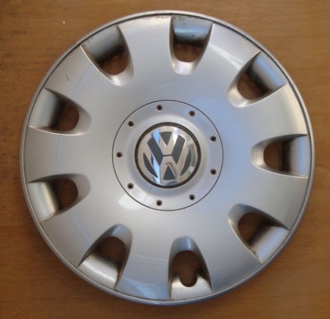 КОВПАК 15 ДЮЙМИ VW 1T0601147 