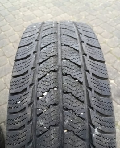 ШИНИ ЗИМОВІ UNIROYAL SNOW МАКС 3 225/65 R16C 112/110R - 2 SZT. 