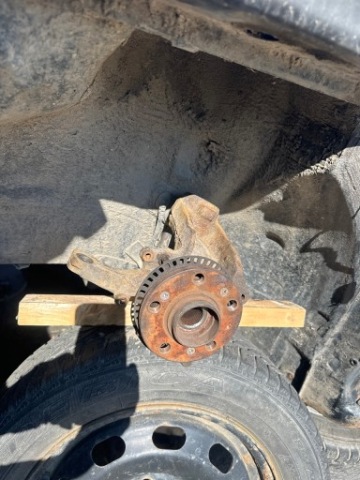 ПОВОРОТНЫЕ КУЛАКИ ПРАВАЯ A3 8L GOLF4 130KM ASZ ARL 