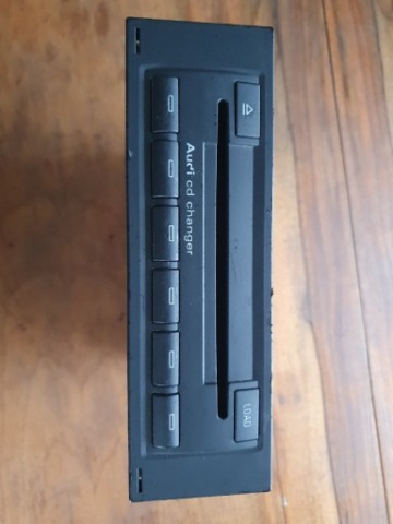 AUDI CD CHANGER ЧЕЙНДЖЕР A4B6 
