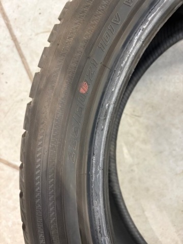 ШИНИ ЗИМОВІ YOKOHAMA 235/50 R21 