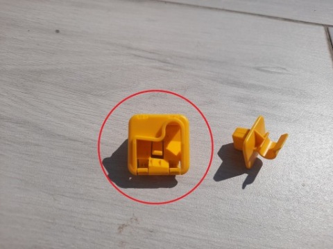 ГАК КРІПЛЕННЯ ГНІЗДО PRETA ПІДПОРИ КАПОТУ КРИШКИ ДВИГУНА SKODA 1U0823570A 
