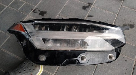 FEU COMPLET LED VOLVO XC90 2020R AVANT DROITE - milautoparts.fr