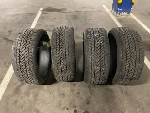ШИНИ ЗИМОВІ BRIDGESTONE BLIZZAK 255/40/R21 