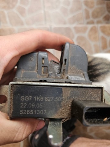 ЗАМОК КРИШКИ БАГАЖНИКА ПАСАТ B6 1K6 827 505 OEM 
