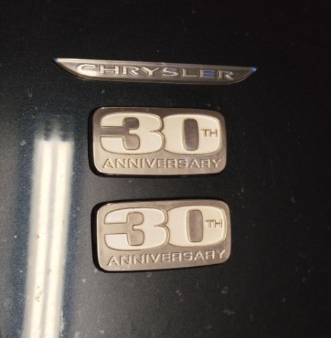 ЕМБЛЕМА ЗНАЧОК ЛОГОТИП НАДПИС CHRYSLER TOWN & COUNTRY 30TH ANNIVERSARY 