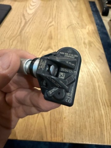 ДАТЧИК ТИСКУ ШИН MERCEDES A0009054104Q06 