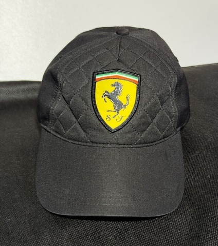 CZAPKA BEJSBOLOWKA CON DASZKIEM FERRARI SCUDERIA  