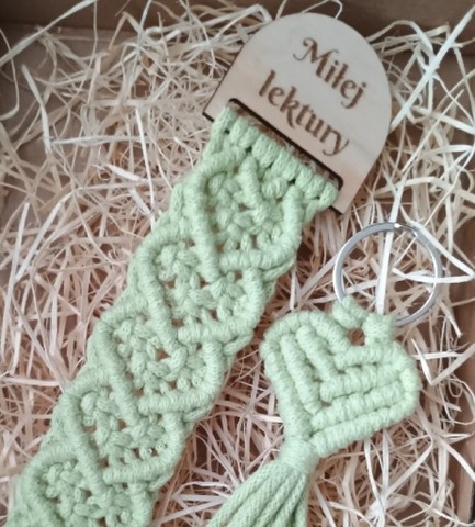 Brelok i zakładka do książki prezent na dzień babci i dziadka w pudełku