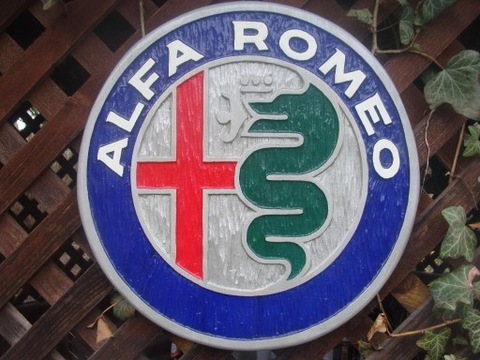 ALFA ROMEO RECZNIE RZEZBIONE LOGOTIPO EN DREWNIE UNIKAT  