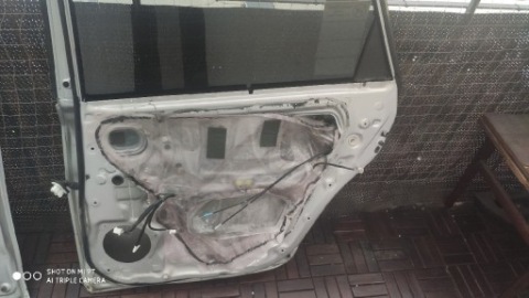 TOYOTA PRIUS PLUS. РІК 2012-2021. DZWRI ПРАВЕ TYLNE. 