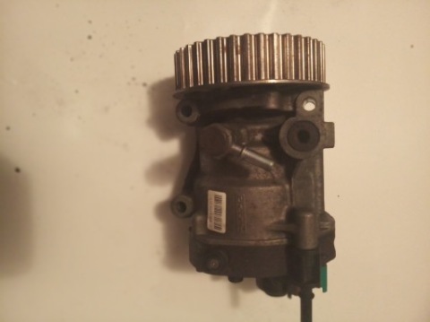 НАСОС ПАЛИВНА 1.5 DCI DACIA RENAULT NISSAN 8200707450 9042A070A 